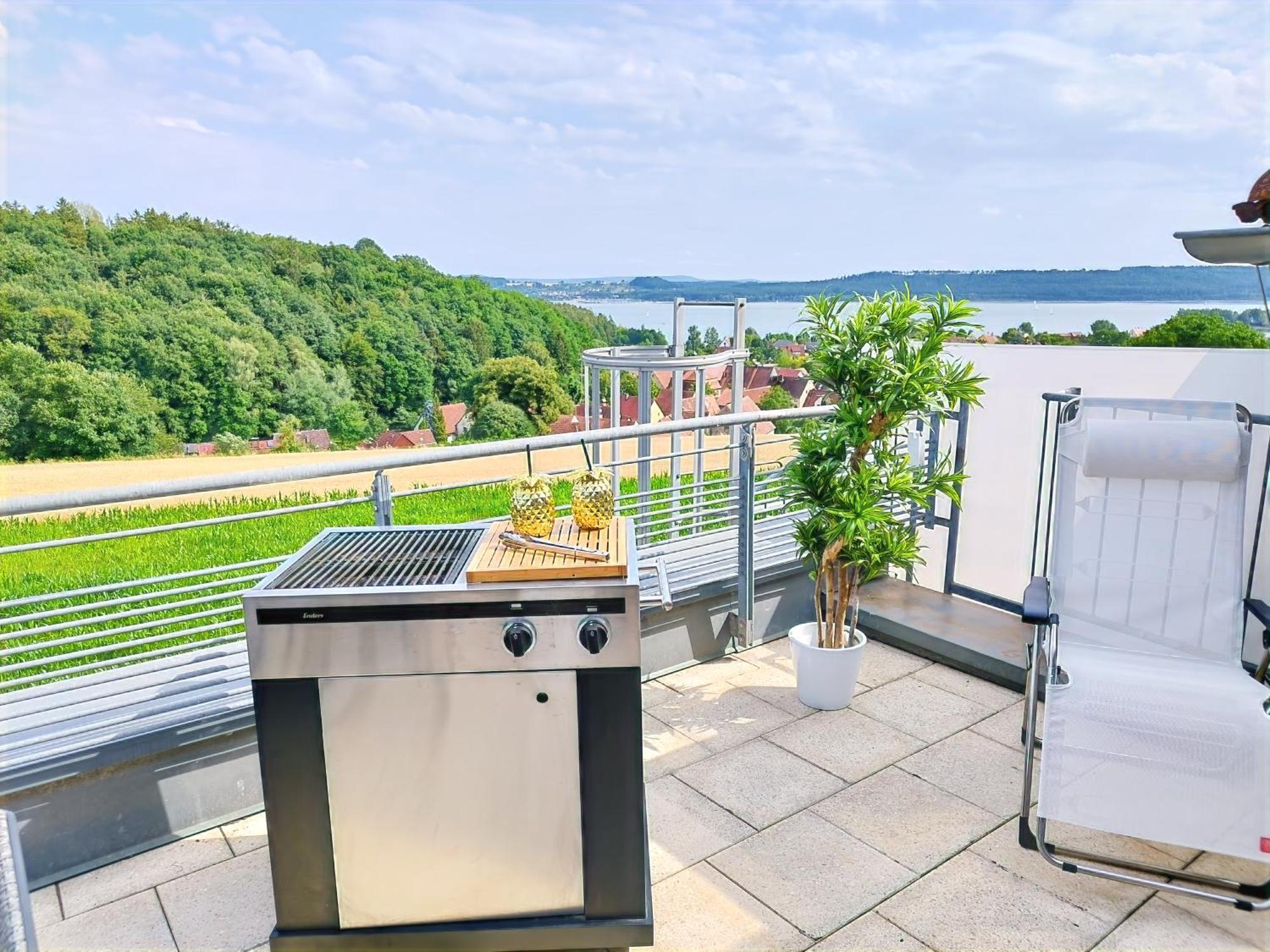 Apartment Seeblickapartment: Lakeside Retreat With Sauna And Rooftop Terrace Spalt
