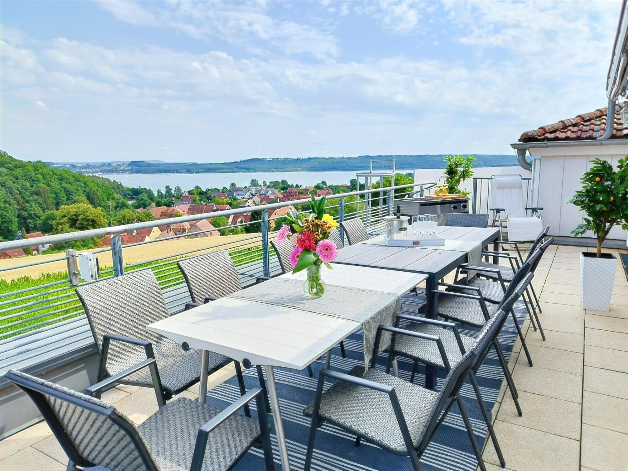 Seeblickapartment: Lakeside Retreat With Sauna And Rooftop Terrace Apartment *