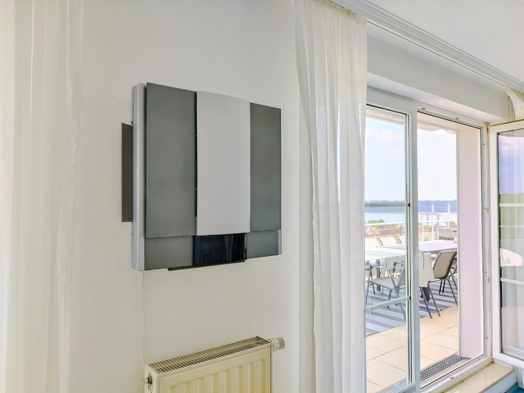 Seeblickapartment: Lakeside Retreat With Sauna And Rooftop Terrace Spalt