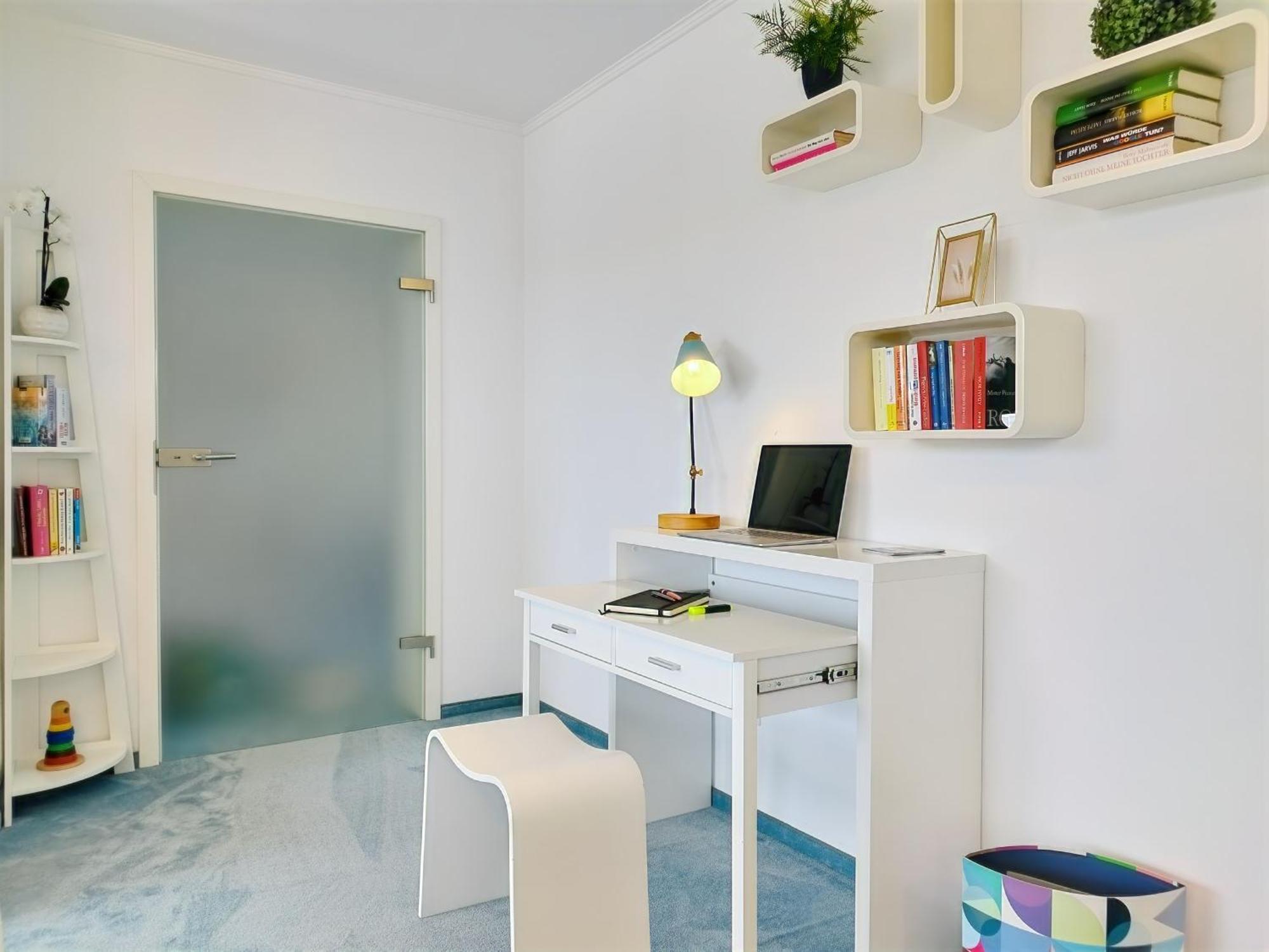 Apartment Seeblickapartment: Lakeside Retreat With Sauna And Rooftop Terrace