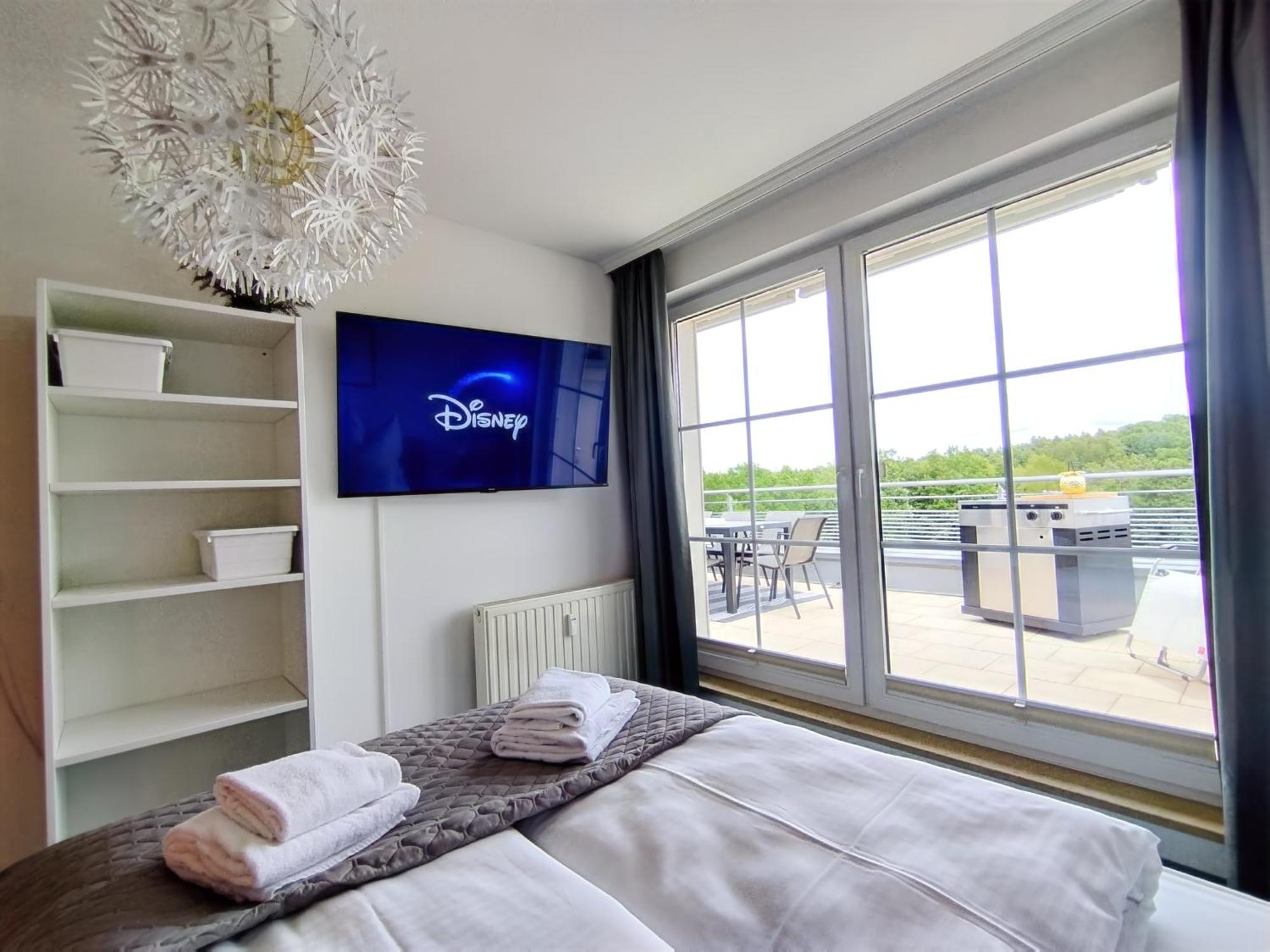 Apartment Seeblickapartment: Lakeside Retreat With Sauna And Rooftop Terrace Spalt