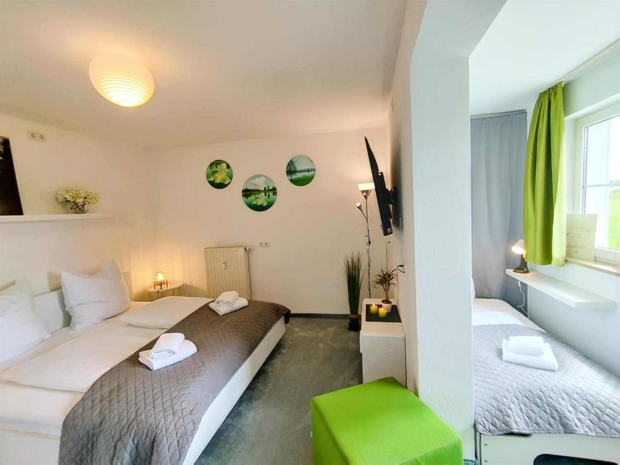 Apartment Seeblickapartment: Lakeside Retreat With Sauna And Rooftop Terrace Spalt